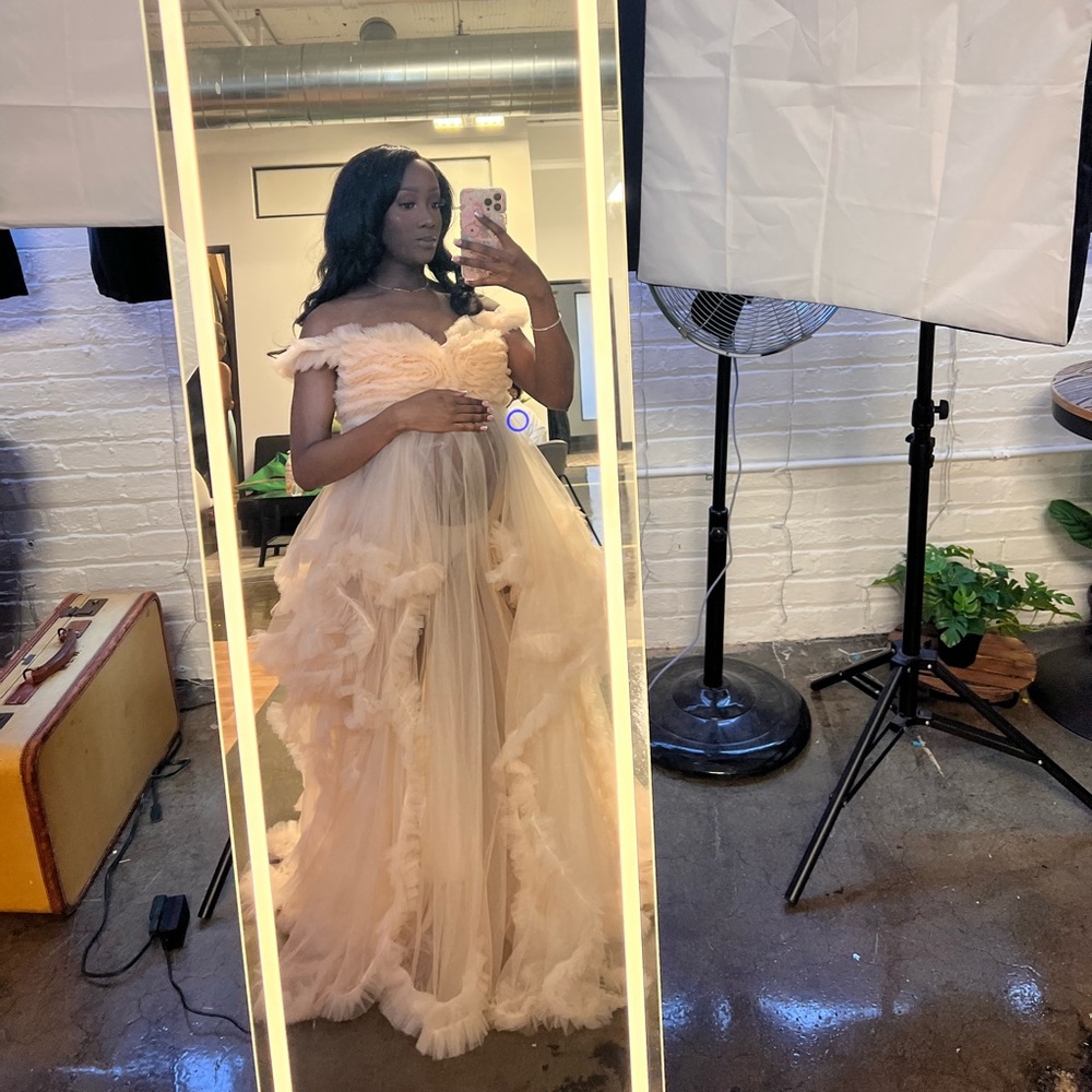 Champagne Puffy Ruffles Tulle Maternity Gown for Photoshoot